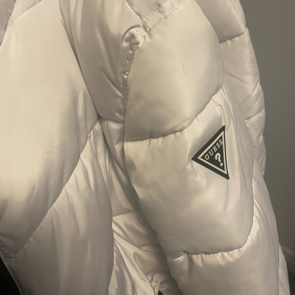 Guess white puffer jacket - XXL - Picture 2 of 4